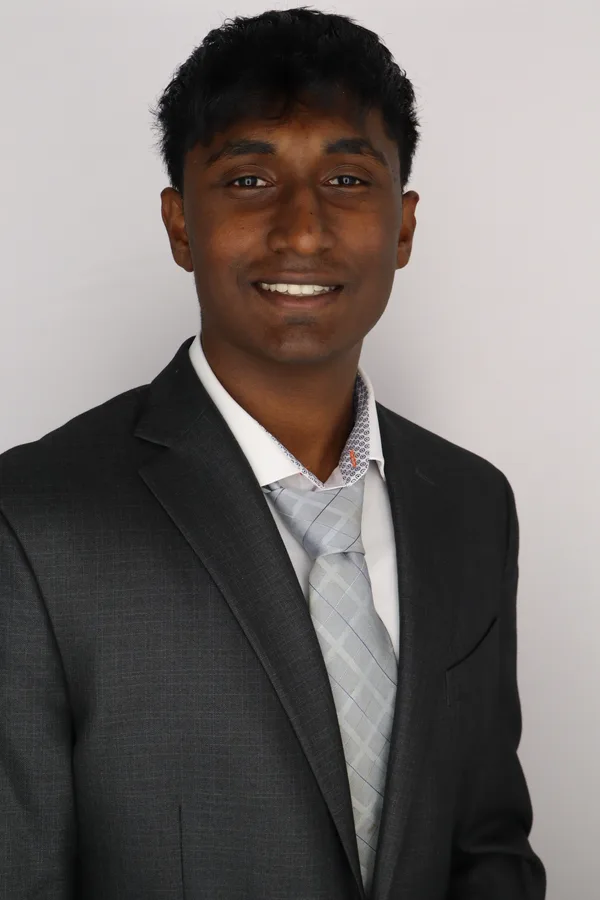 Gautham Santhanam headshot